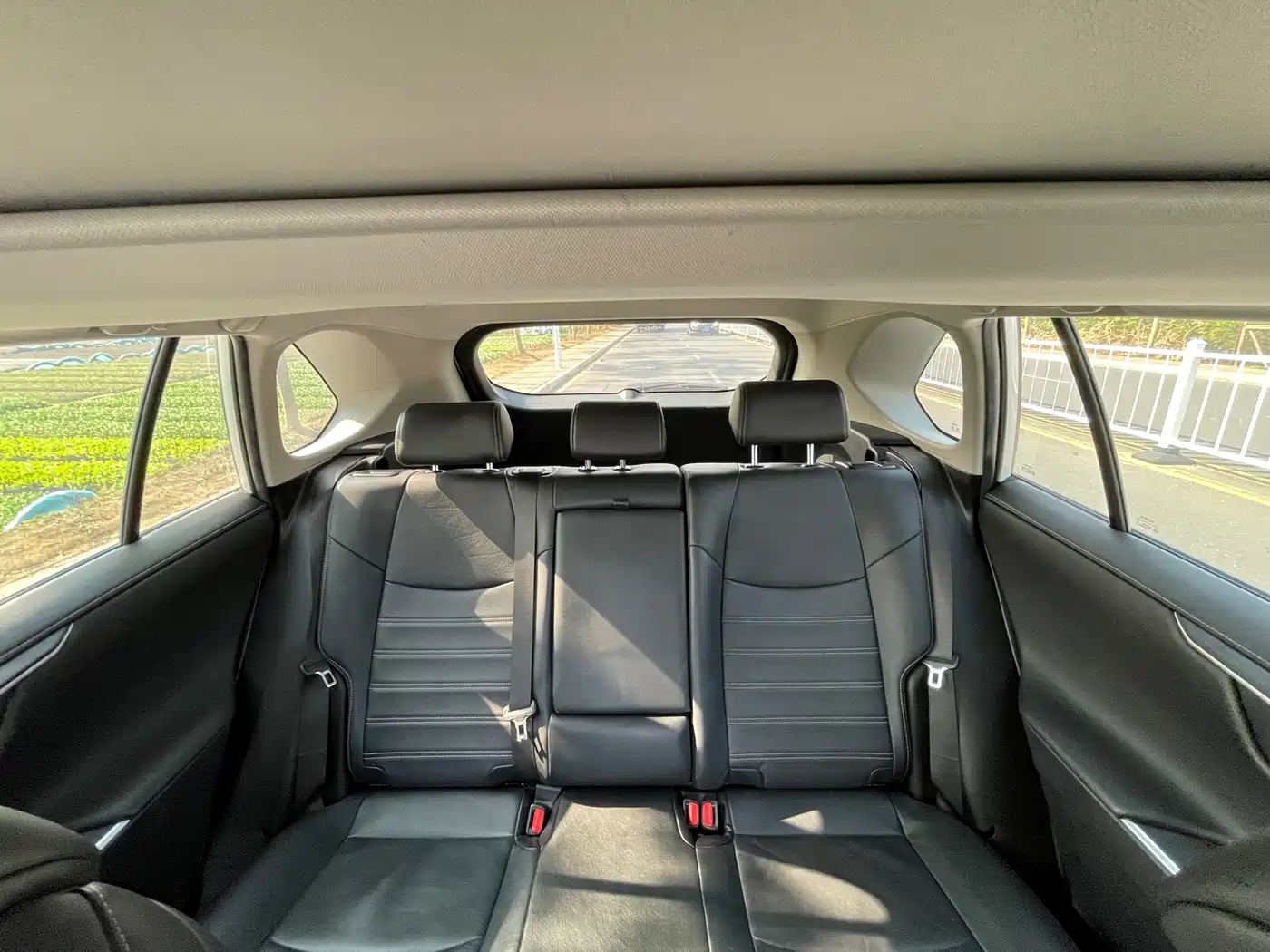Toyota Wildlander 2022 2.0L CVT AWD Luxury Edition фото 25