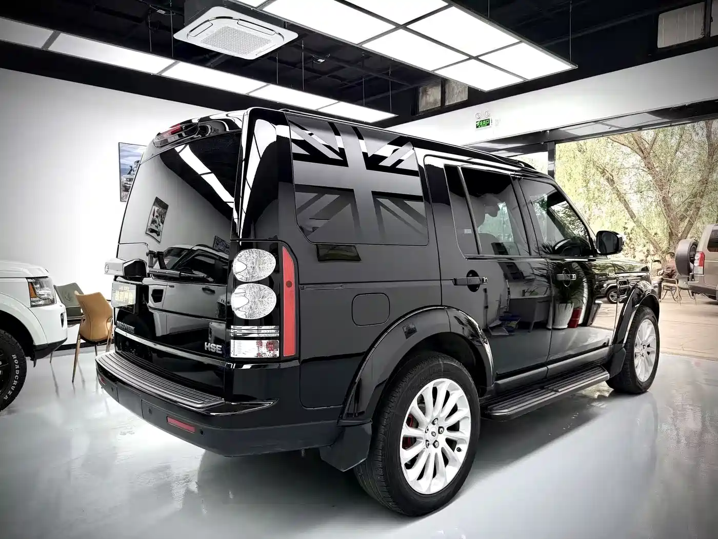 Land Rover Discovery 2016 3.0 SC V6 SE фото 2
