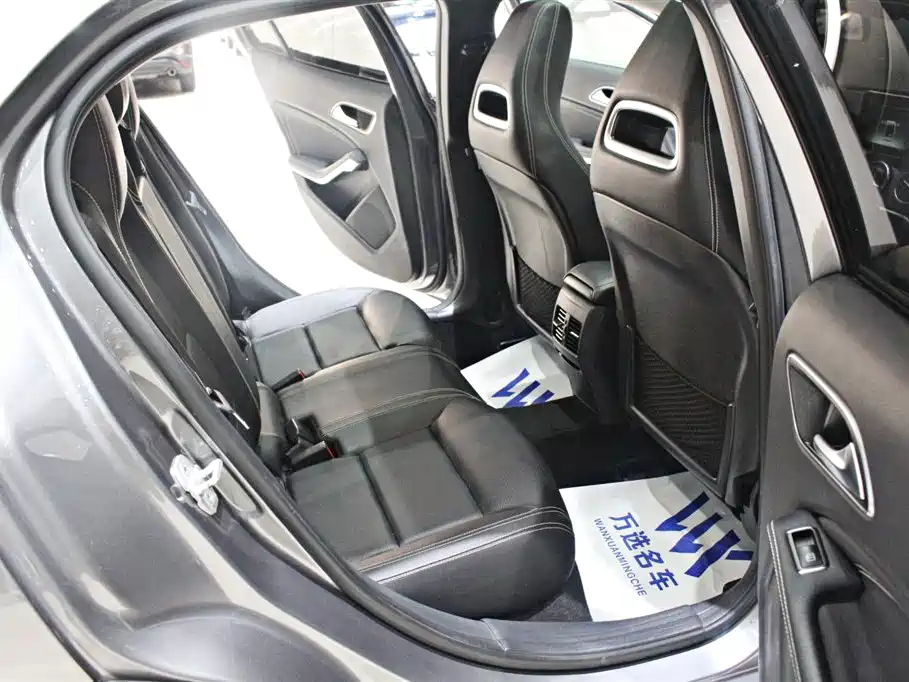 Mercedes-Benz GLA 2016 GLA 220 4MATIC Fashion фото 12