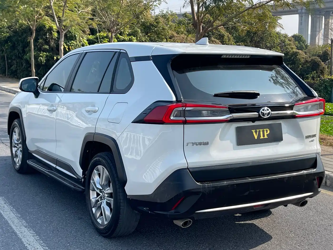 Toyota Wildlander 2022 2.0L CVT AWD Luxury Edition фото 4