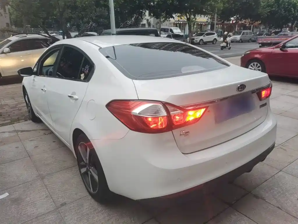 Kia K3 2017 1.6L Automatic 15th Anniversary Special GLS фото 5