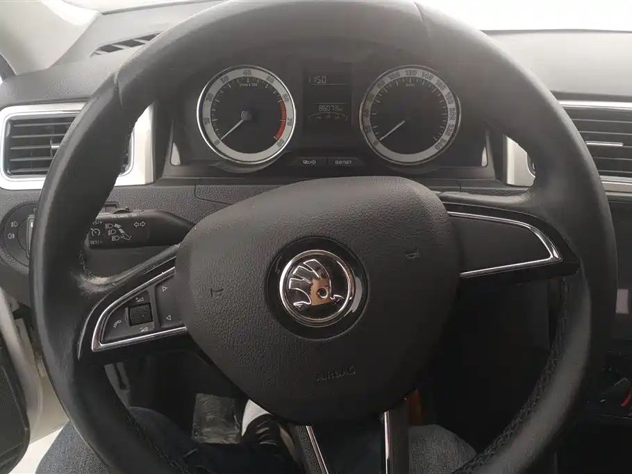Škoda Skoda Rapid Spaceback 2019 1.5L Automatic Comfort Edition фото 15