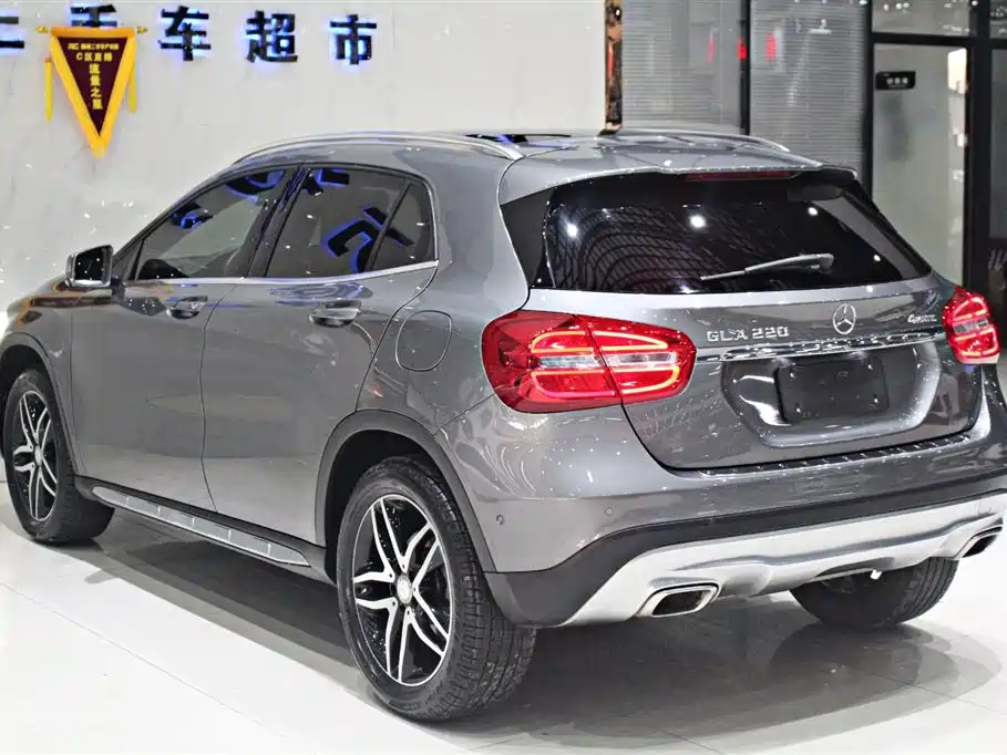Mercedes-Benz GLA 2016 GLA 220 4MATIC Fashion фото 16