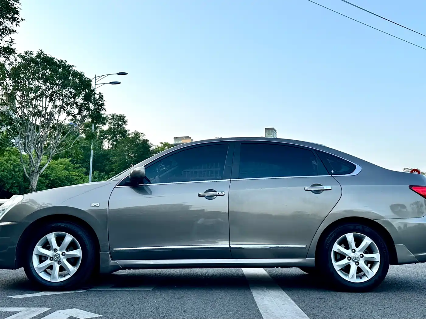 Nissan Sylphy 2010 2009 Model 1.6XL Automatic Luxury Sunroof Edition