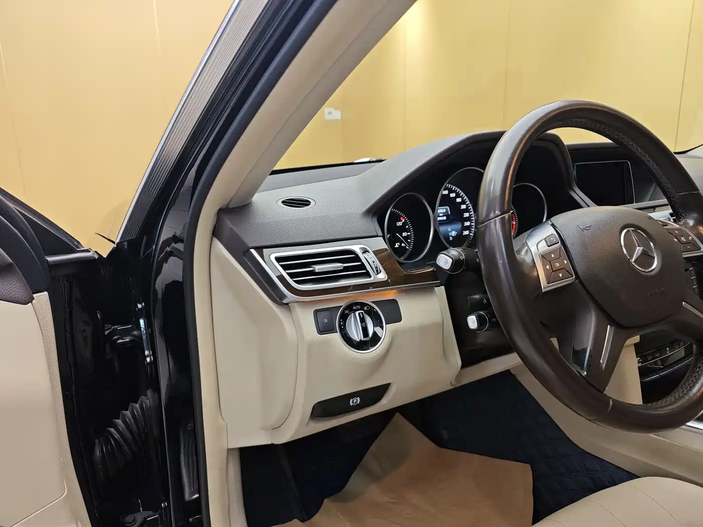 Mercedes-Benz E-Class 2015 E 260 L фото 12