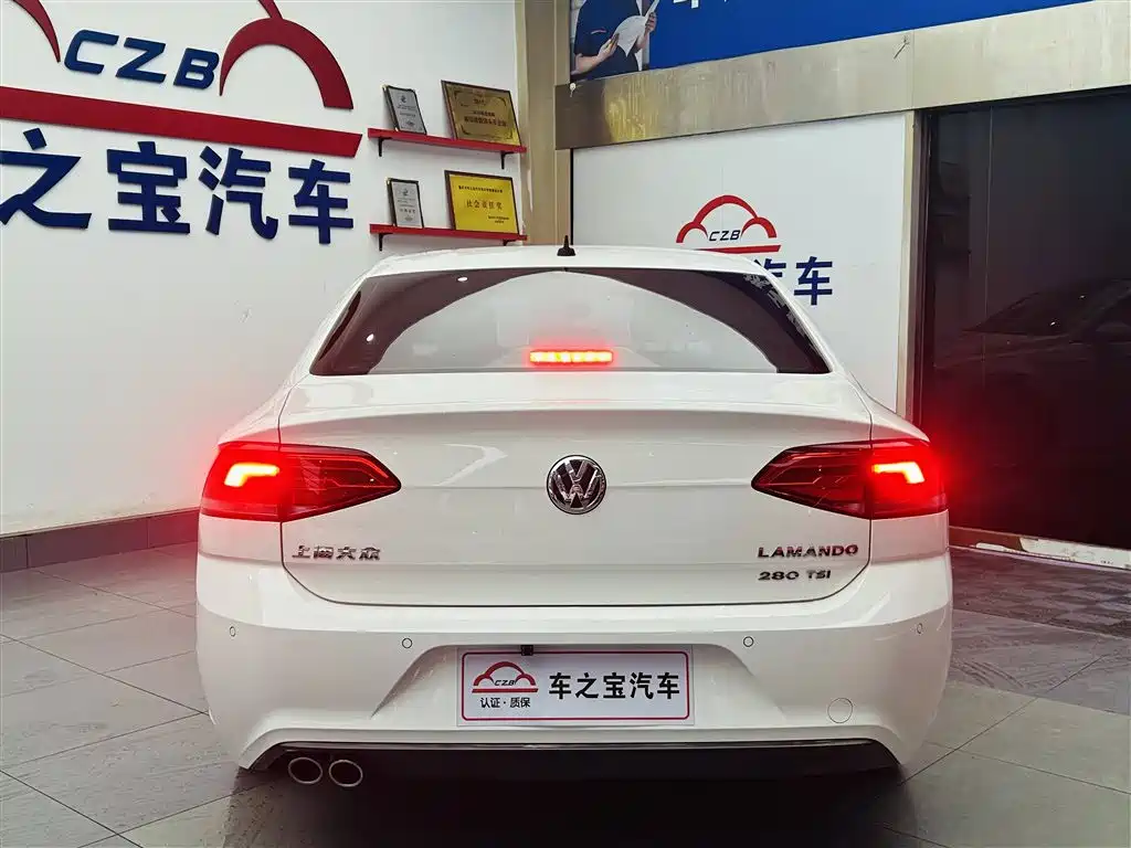Volkswagen Lamando 2015 280TSI DSG Comfort фото 6