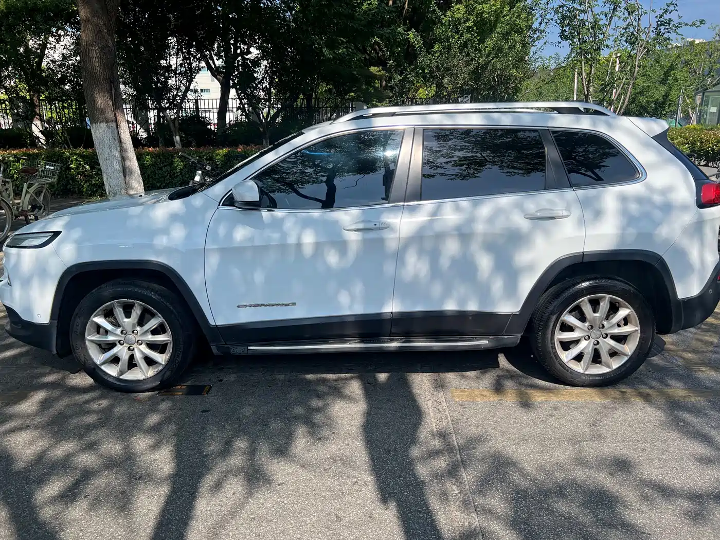 Jeep Cherokee (Import) 2015 2014 2.4L Luxury