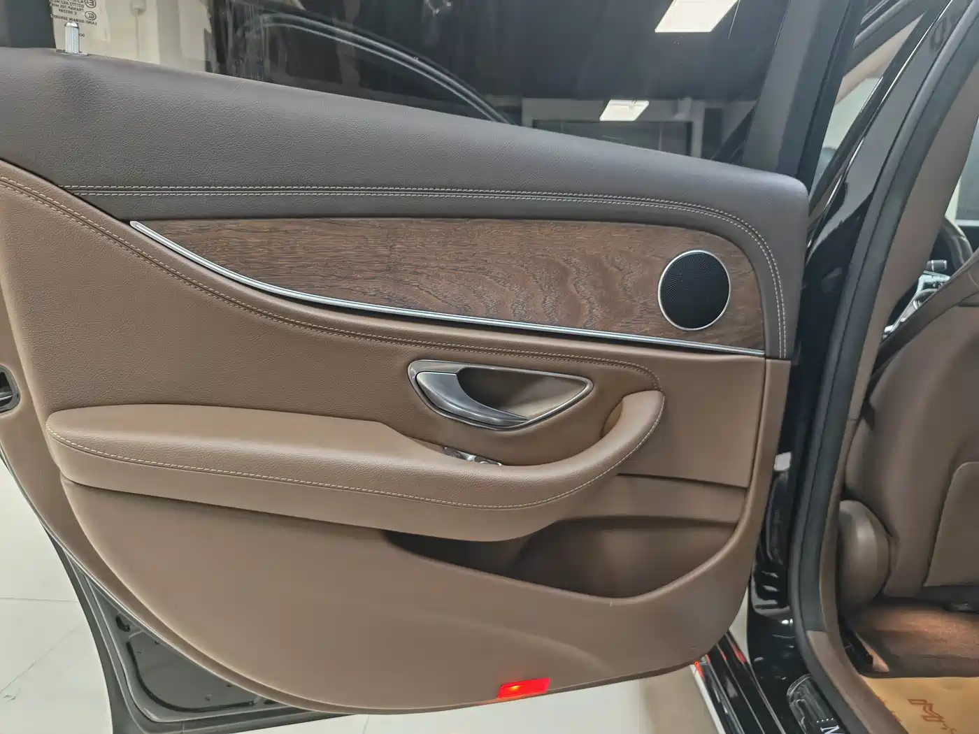 Mercedes-Benz E-Class 2023 E 300 L Fashion фото 19