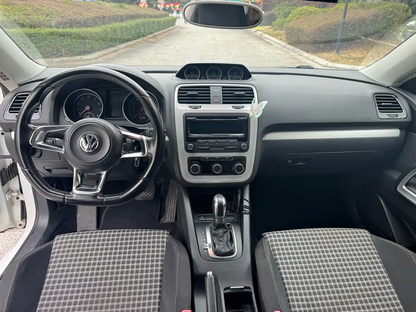 Volkswagen Scirocco 2015 1.4TSI Trend Edition фото 5