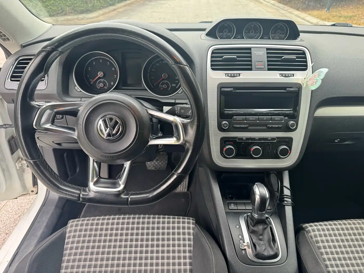 Volkswagen Scirocco 2015 1.4TSI Trend Edition фото 7