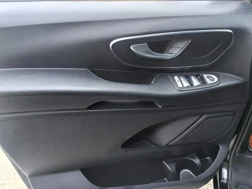 Mercedes-Benz Vito 2020 2.0T Business Edition (7-seater) фото 9