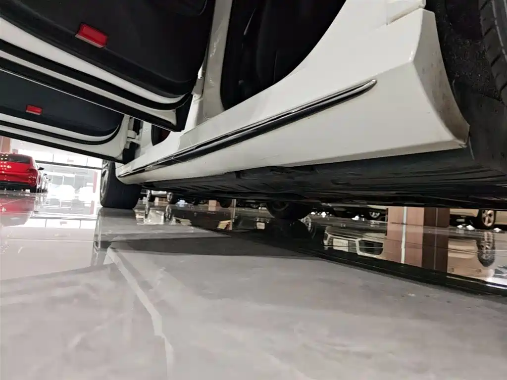 Mercedes-Benz E-Class 2018 Facelift E 200 L Sport фото 22
