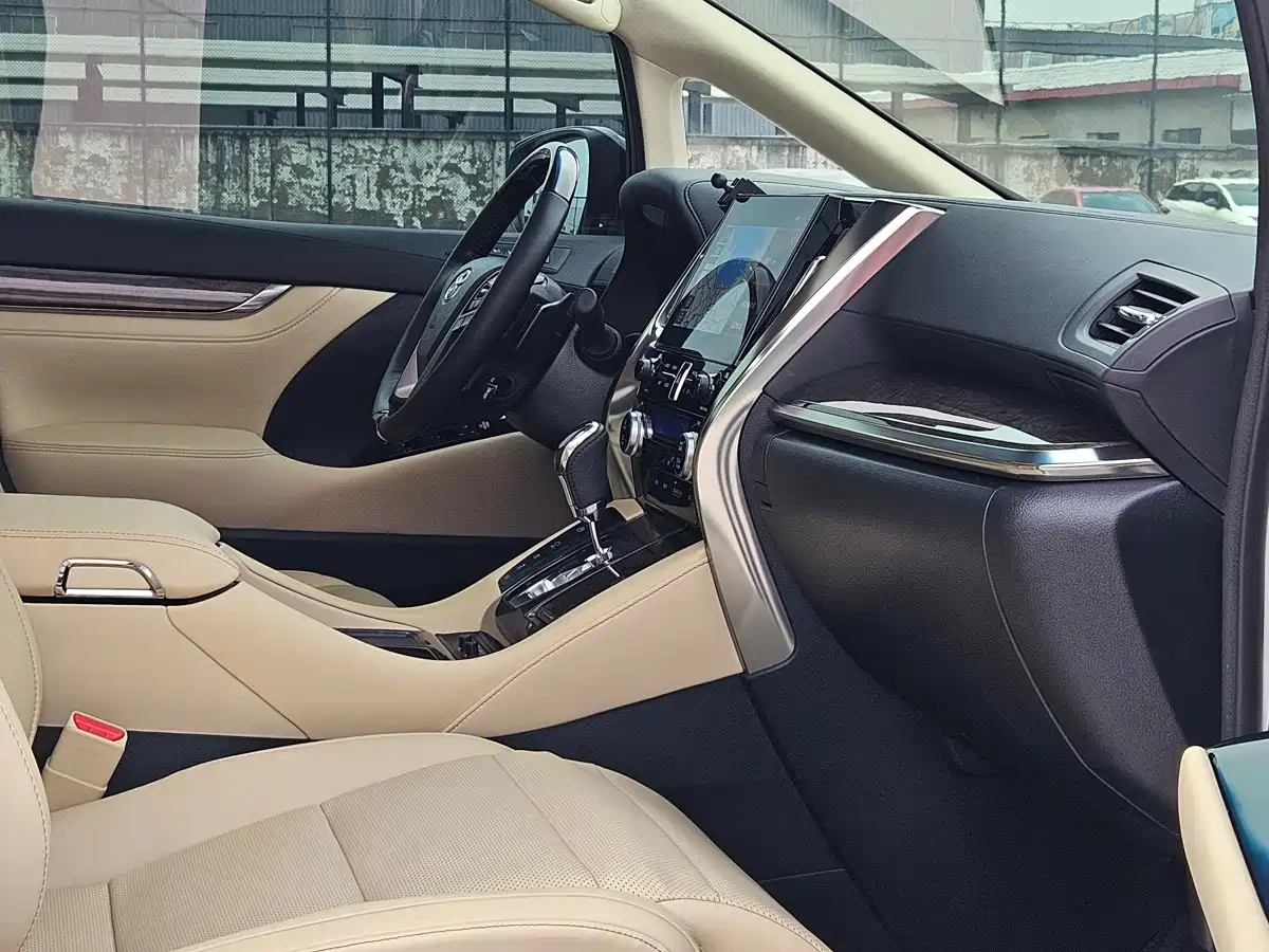 Toyota Vellfire 2021 Crown Hybrid 2.5L HV Premium Edition фото 12