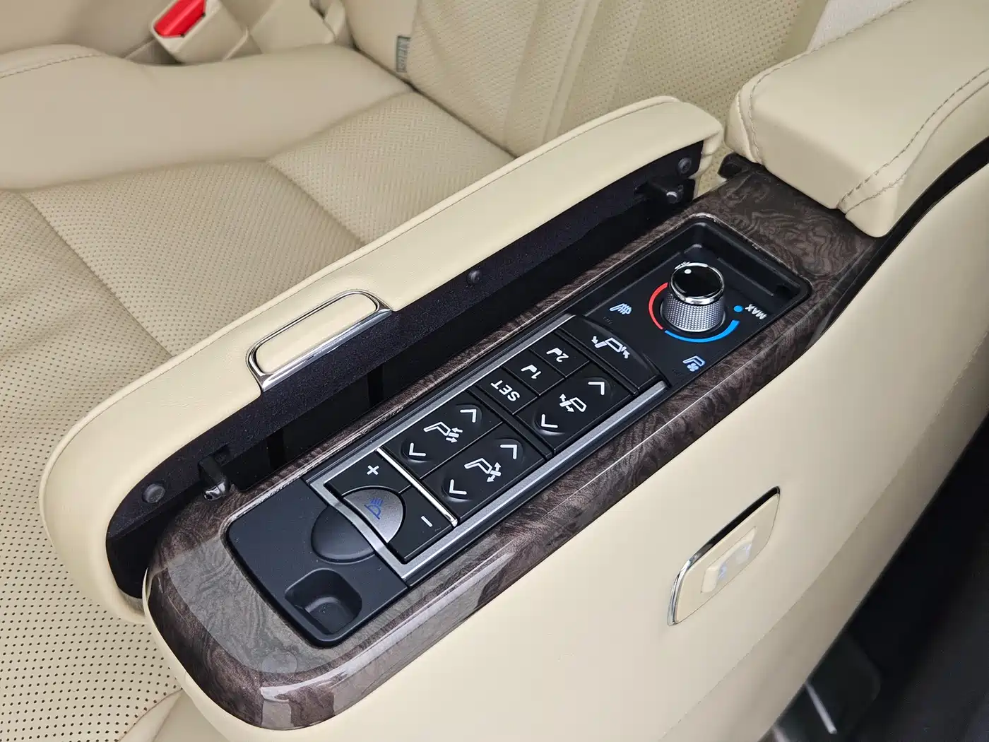 Toyota Vellfire 2021 Crown Hybrid 2.5L HV Premium Edition фото 19