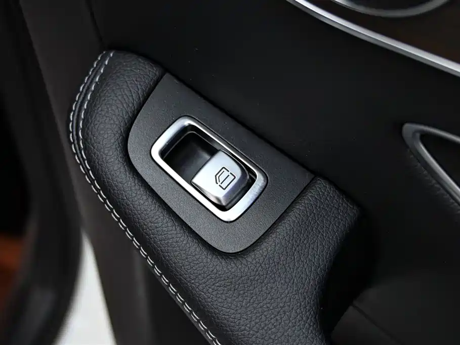 Mercedes-Benz GLC 2022 Facelift GLC 300 L 4MATIC Dynamic Collector's Edition фото 26