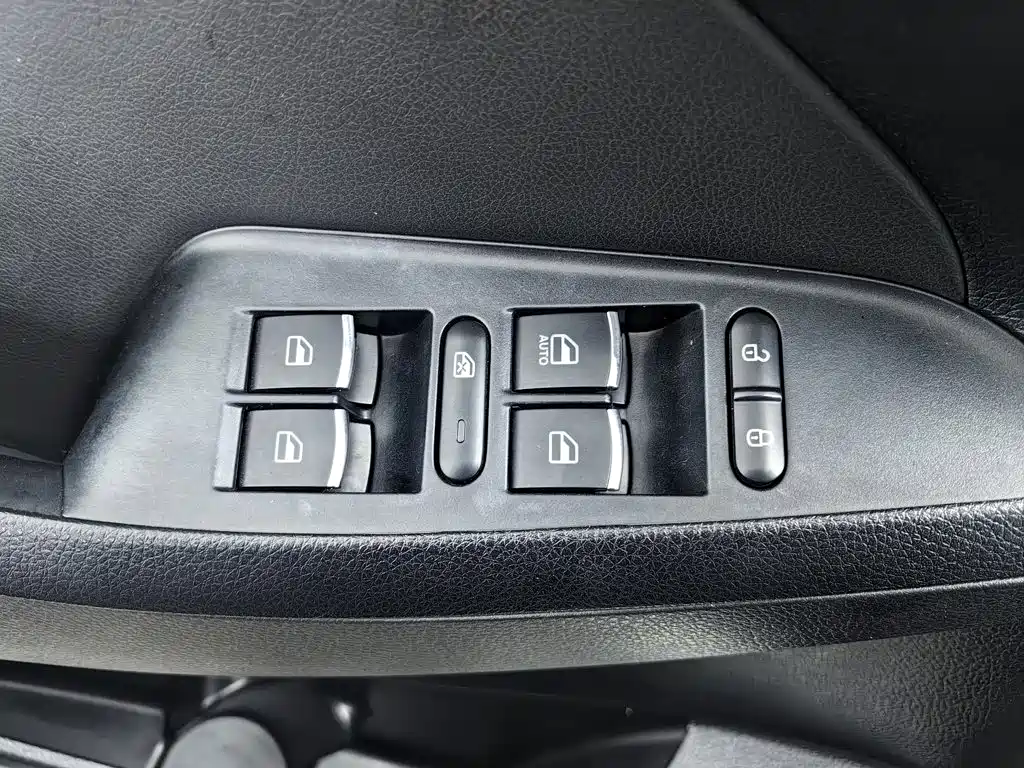 Dongfeng Fengguang Fengguang 580 2016 2016 Facelift 1.5T CVT Comfort