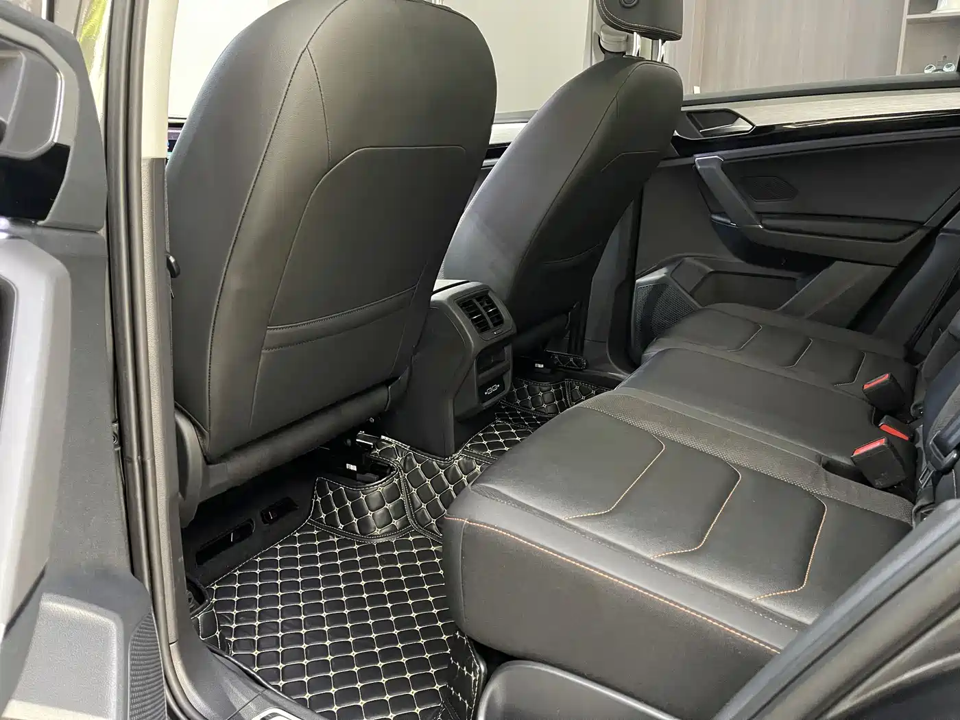Volkswagen Tayron 2021 330TSI 2WD Luxury Smart Connect Edition фото 6