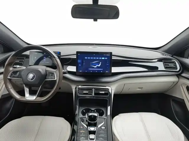 BYD Qin PLUS 2024 Glory Edition DM-i 55KM Leading — фото 5