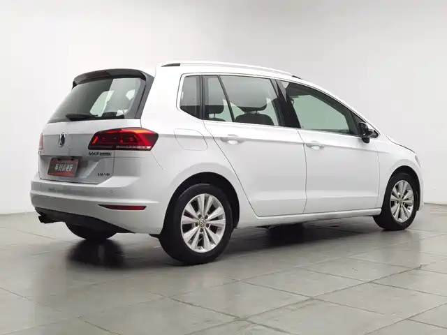 Volkswagen Golf Sportsvan 2018 230TSI Automatic Progressive — фото 2