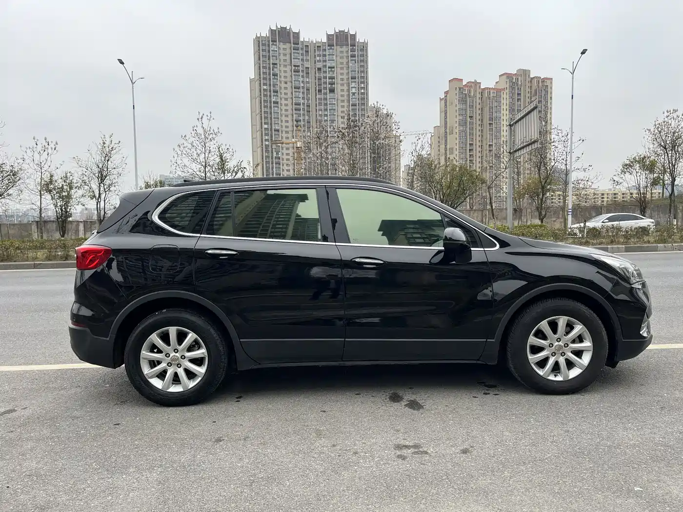 Buick Envision Plus 2020 20T FWD Leading фото 5