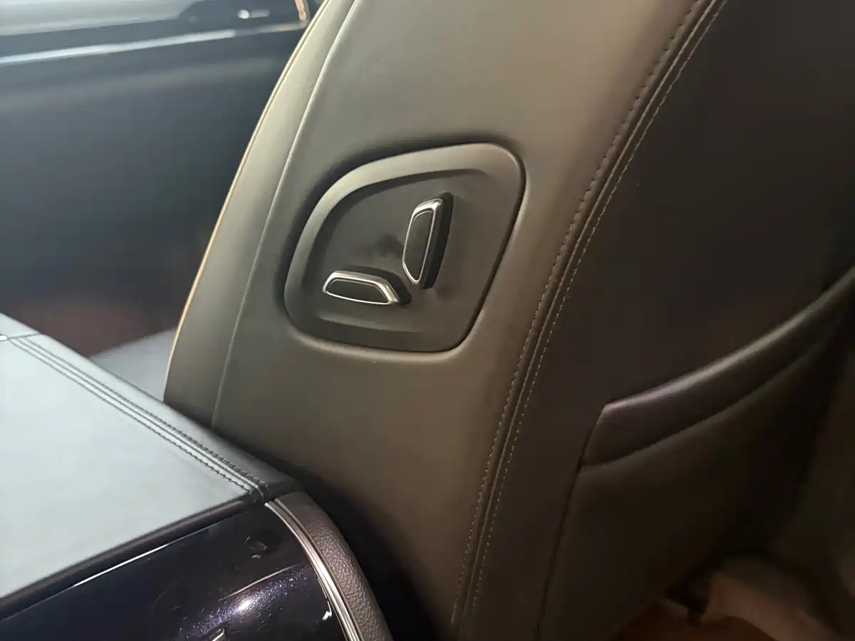 Cadillac CT6 2023 28T Premium Model фото 22