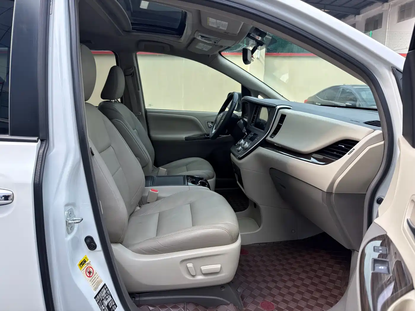 Toyota Sienna 2015 3.5L 2WD L фото 10