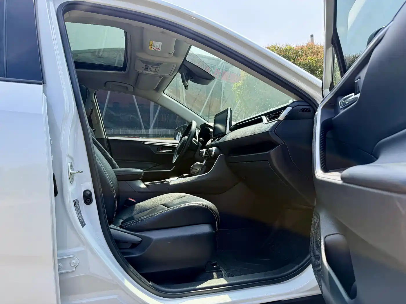 Toyota RAV4 Rongfang 2022 2.0L CVT 2WD Trend Edition фото 12