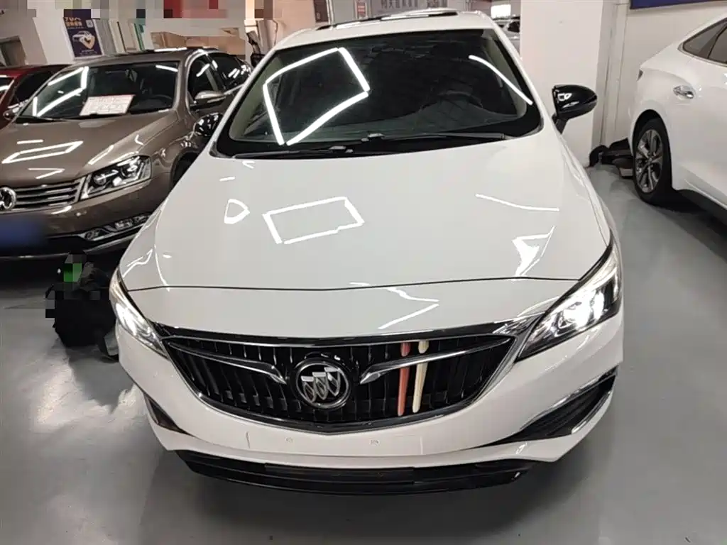 Buick Verano 2018 Sedan 20T Dual Clutch Leading фото 3