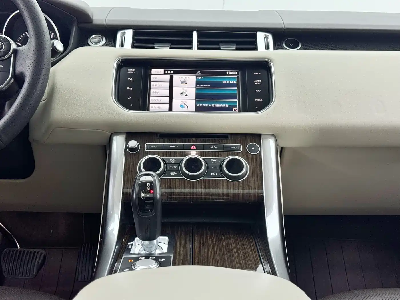 Land Rover Range Rover Sport 2014 3.0 SC V6 HSE фото 15