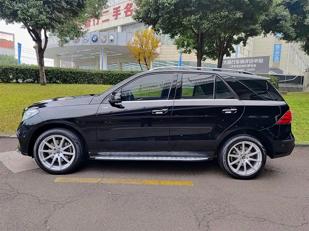 Mercedes-Benz GLE 2018 GLE 320 4MATIC Luxury Ultimate Edition фото 3