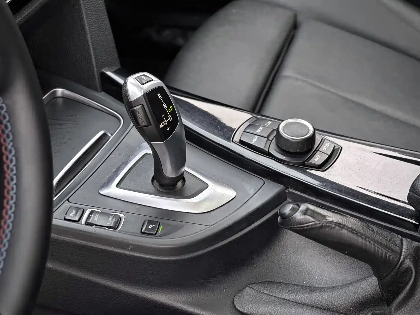 BMW 3 Series 2018 318Li фото 7