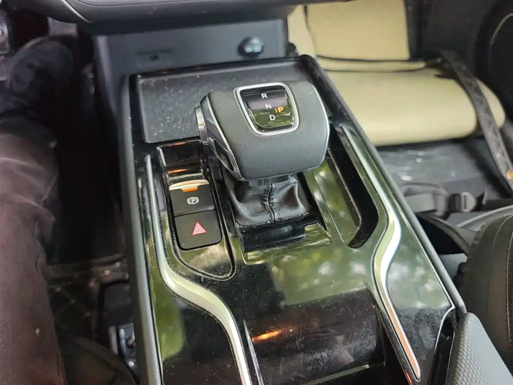 Hongqi E-QM5 2024 Model 450km Travel Edition фото 14