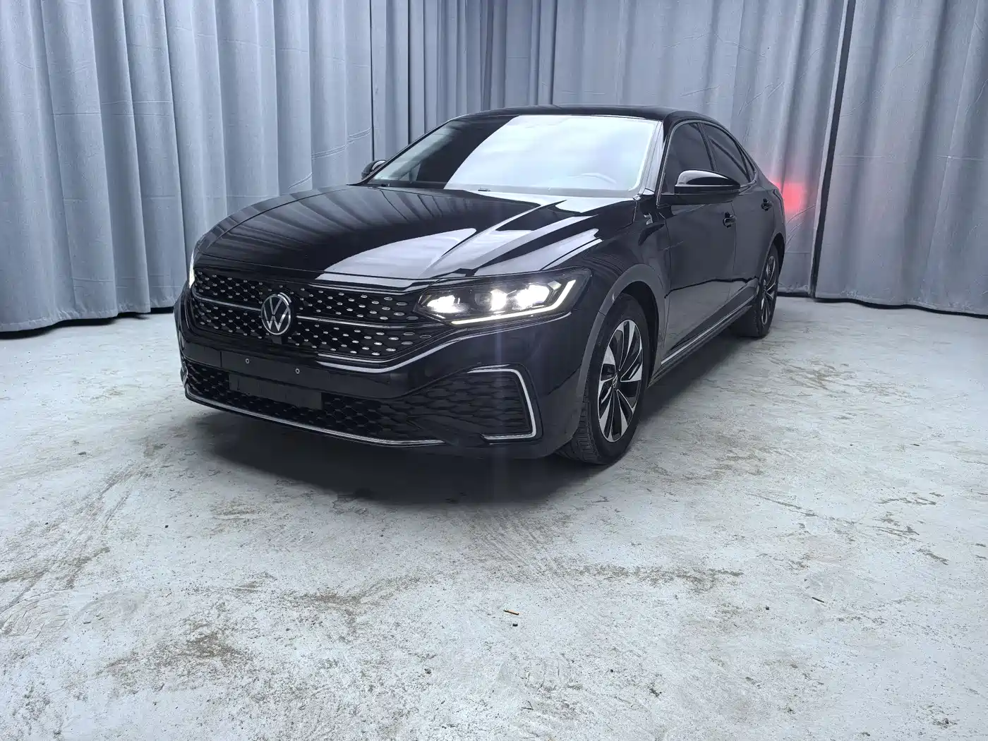 Volkswagen Passat 2023 280TSI Starlight Elite Edition