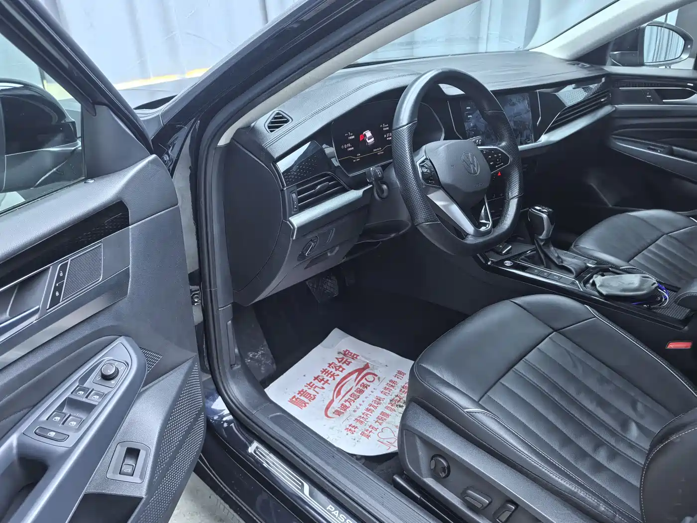 Volkswagen Passat 2023 280TSI Starlight Elite Edition фото 10