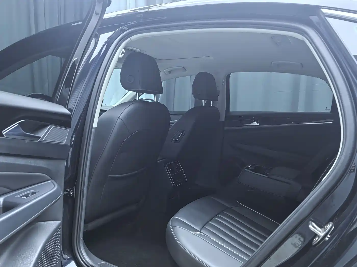 Volkswagen Passat 2023 280TSI Starlight Elite Edition фото 11