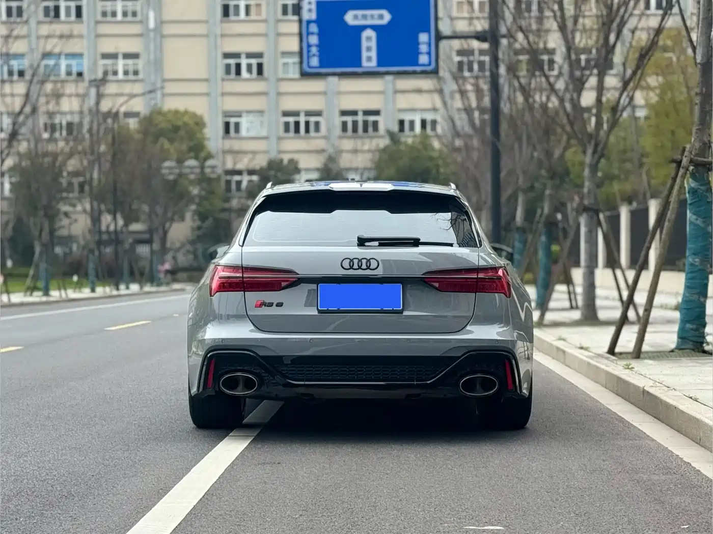 AUDI RS 6
