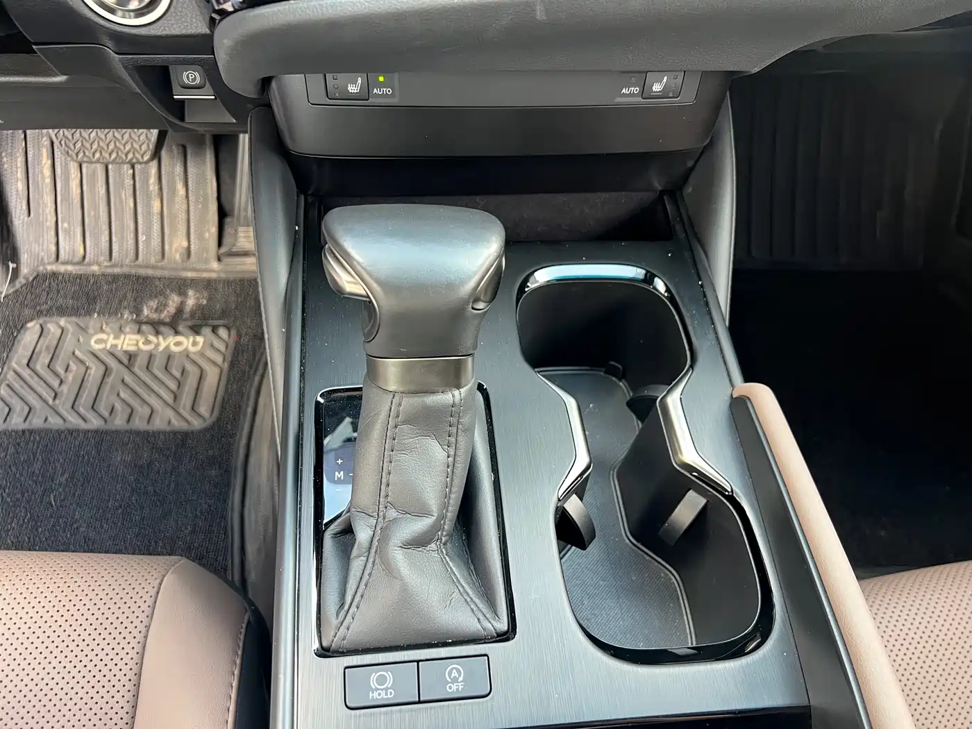 Lexus ES 2023 200 Luxury Edition фото 14