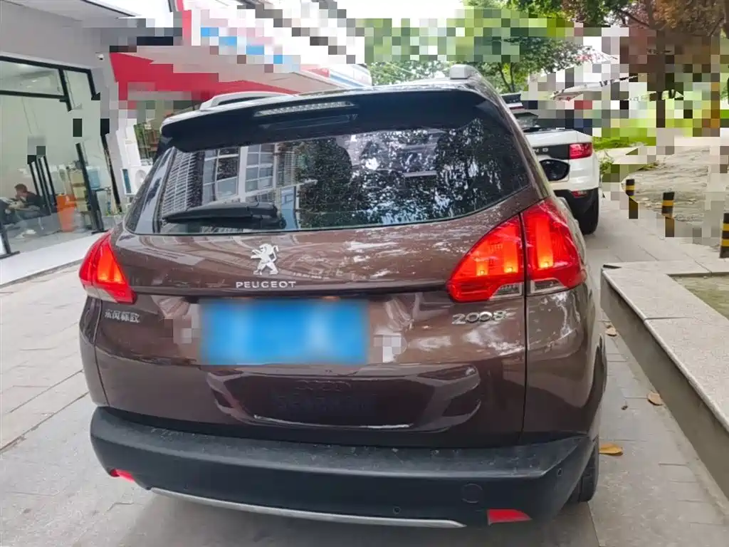 Peugeot 2008 2014 1.6L Automatic Fashion Edition фото 6