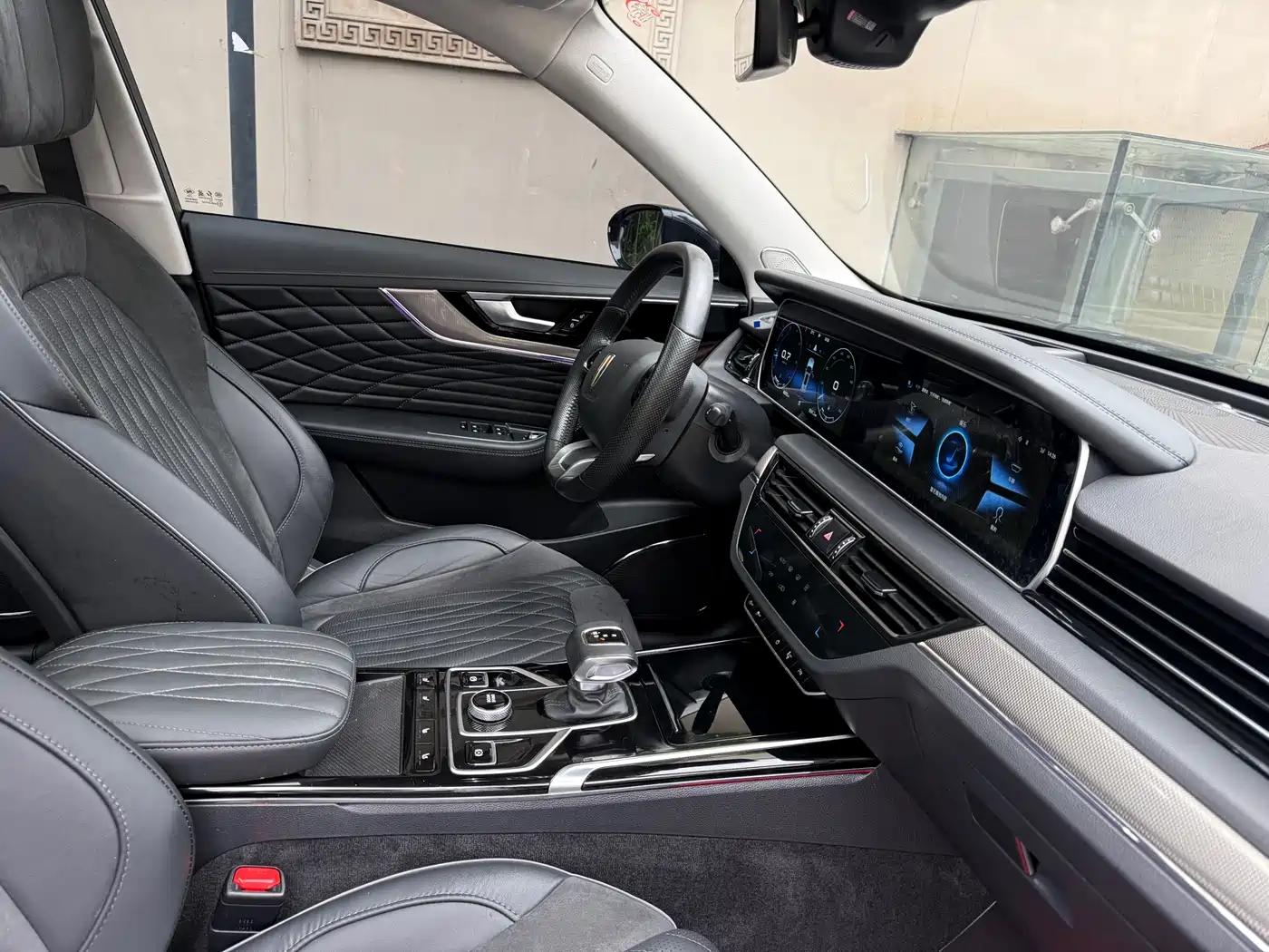 Hongqi HS5 2022 Facelift 2.0T Smart Flag Enjoyment AWD Edition фото 8