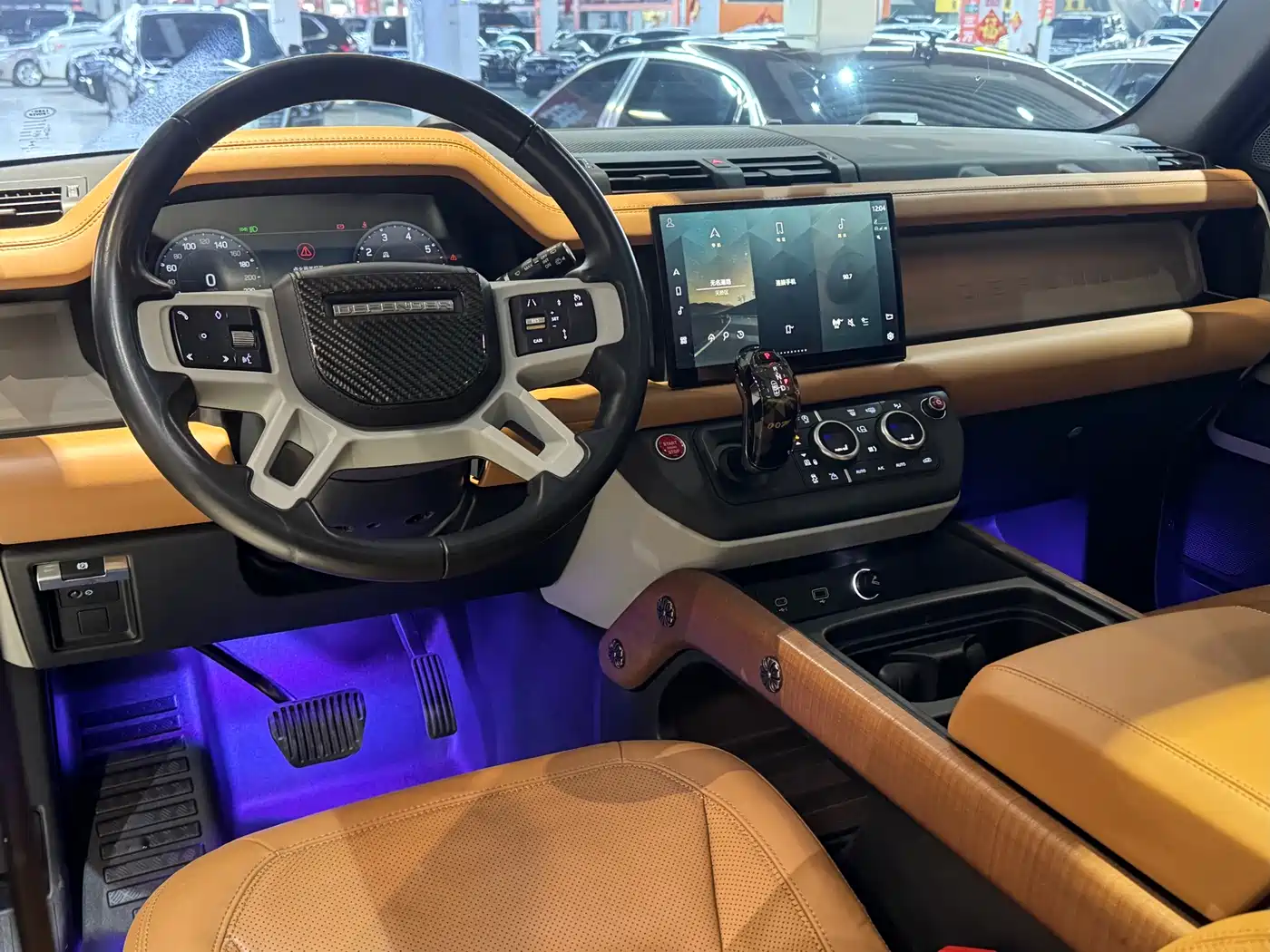 Land Rover Defender 2023 Model 110 3.0T P400 Dark Special Edition фото 4