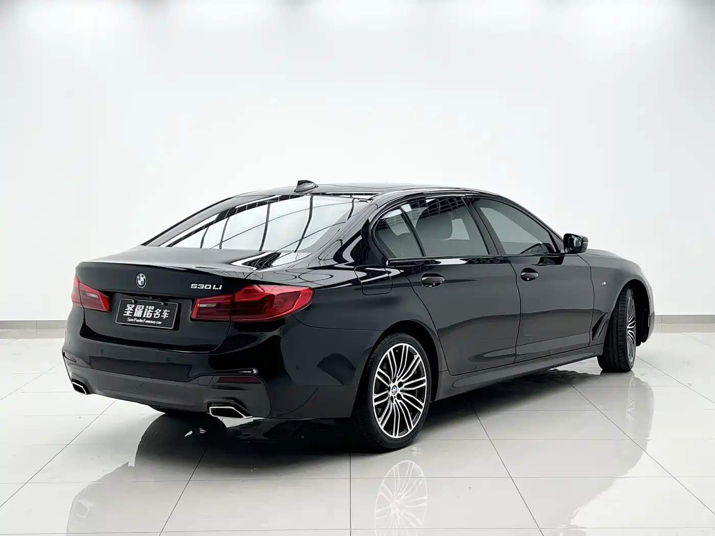 BMW 5 Series 2019 530Li Leading M Sport Package фото 4