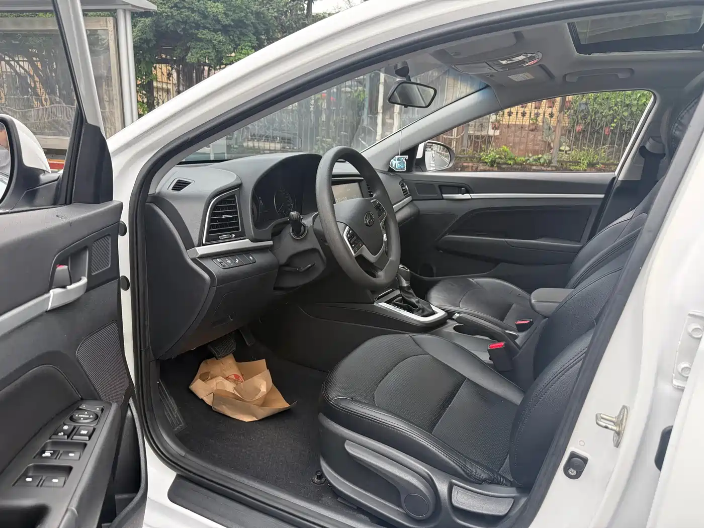 Hyundai Elantra 2016 Model 1.6L Automatic Smart Elite фото 10