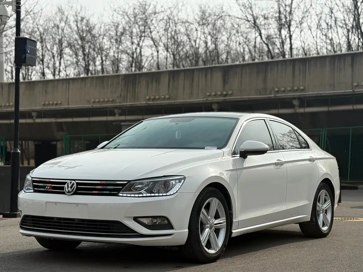 Volkswagen Lamando 2018 230TSI DSG Trend Edition фото 2
