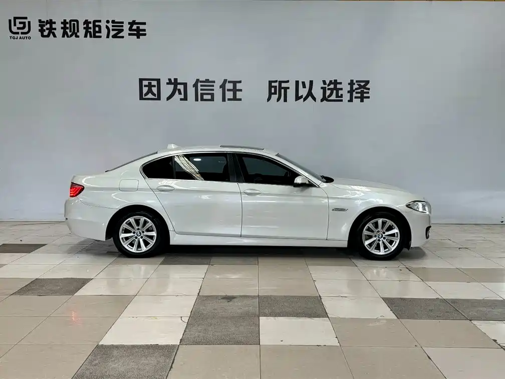 BMW 5 Series 2017 520Li Classic Edition фото 6