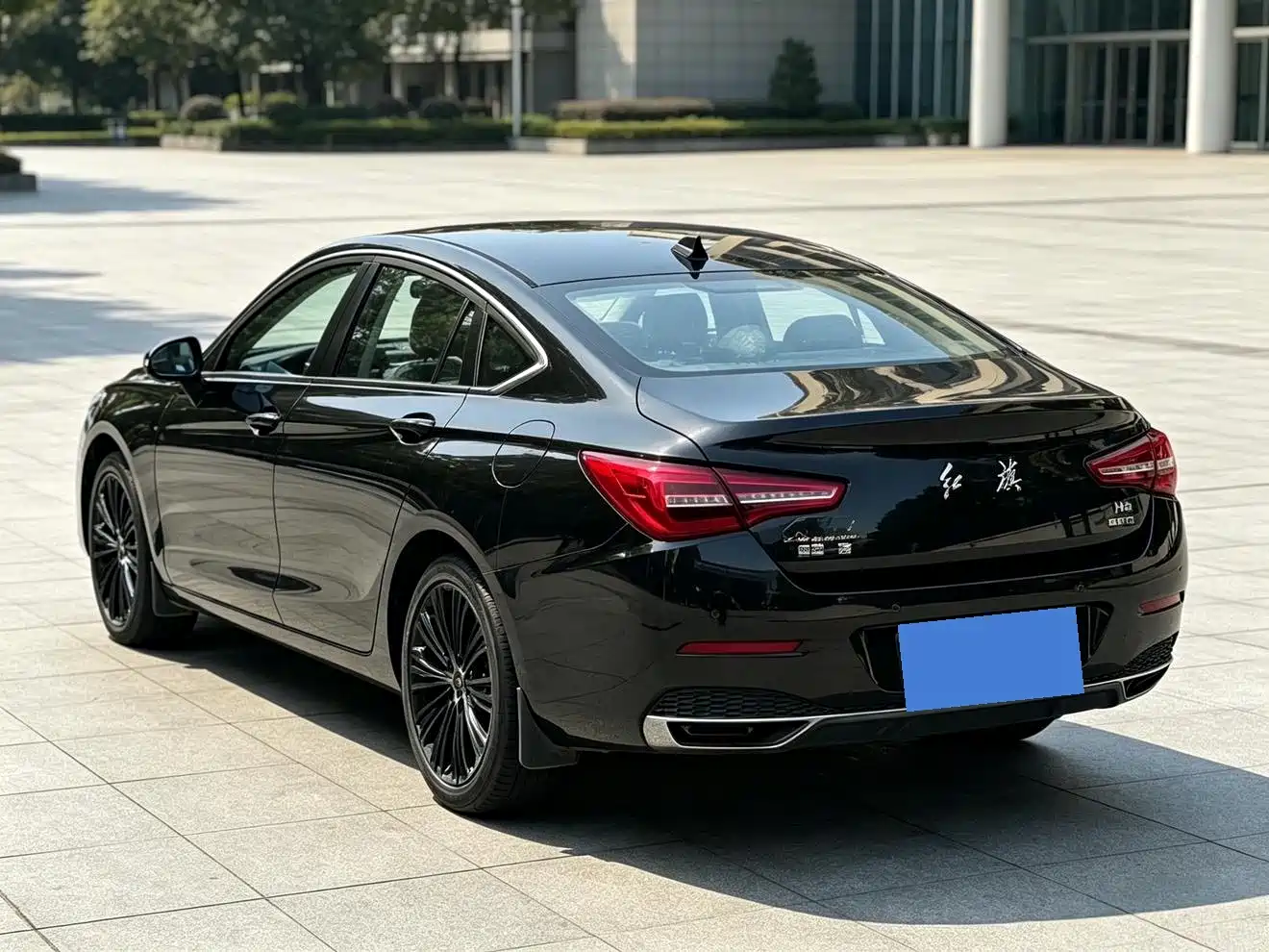 Photo 4 - Hongqi H5