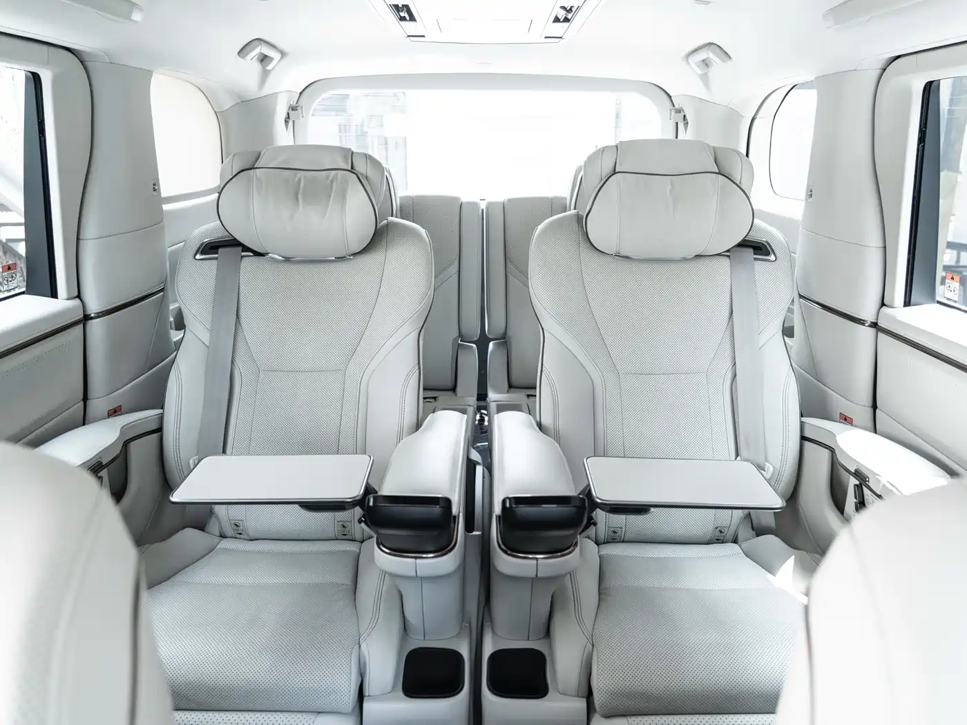 Lexus LM 2023 500h 6-Seater Prestige Edition фото 22
