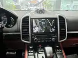 Photo 9 - Porsche Cayenne New Energy