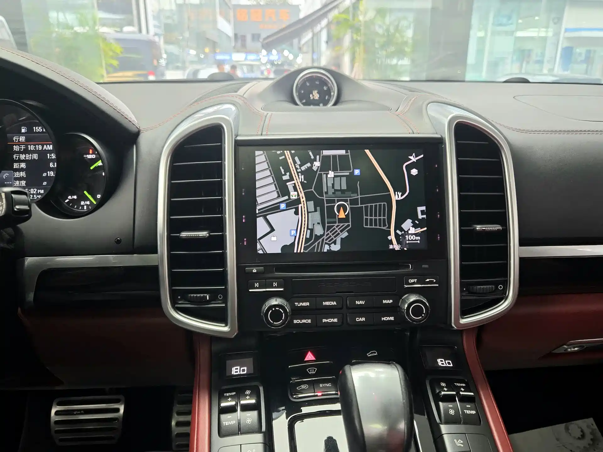 Photo 9 - Porsche Cayenne New Energy