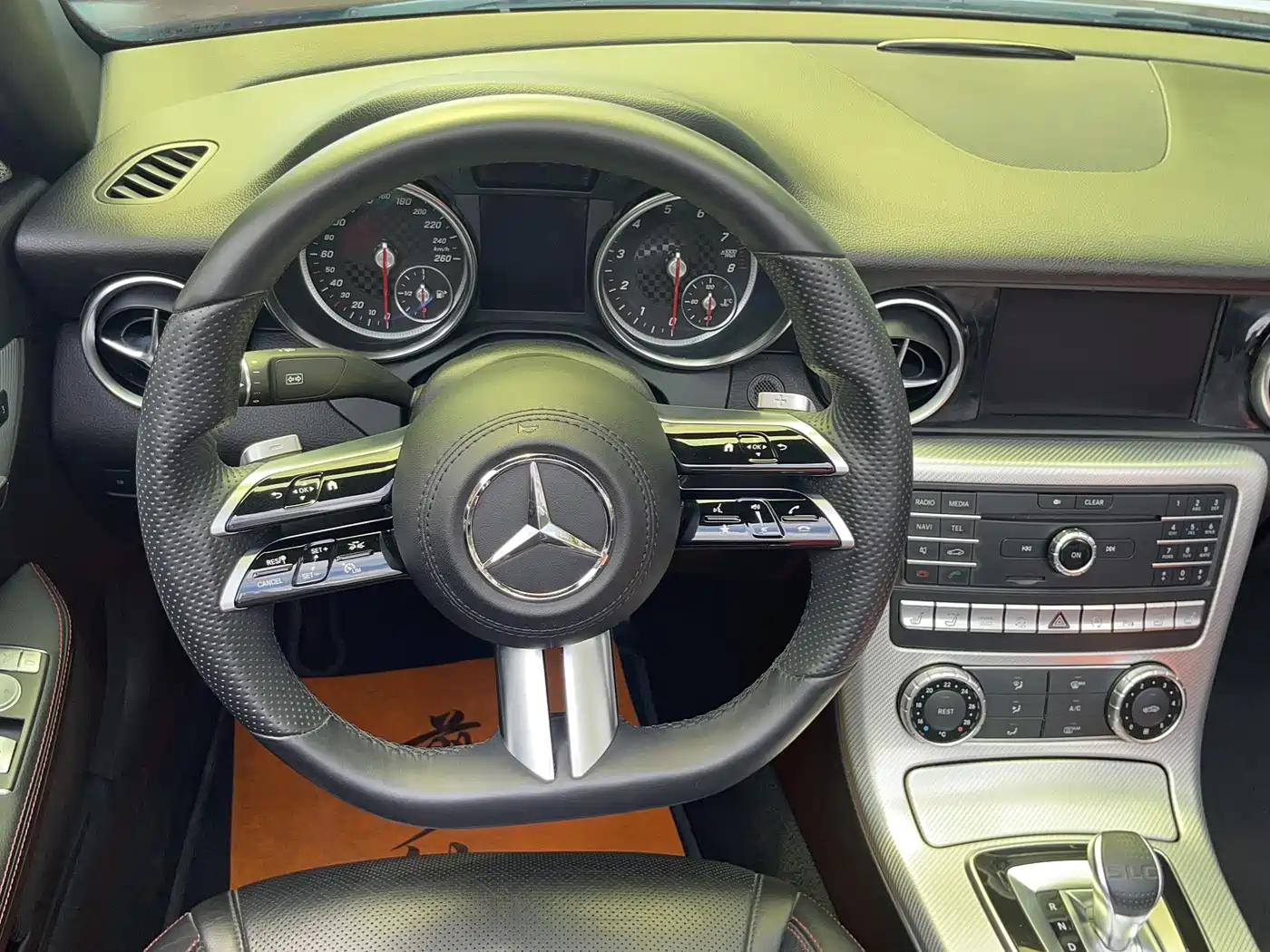 Mercedes-Benz SLC 2018 SLC 300 Luxury Sport фото 14