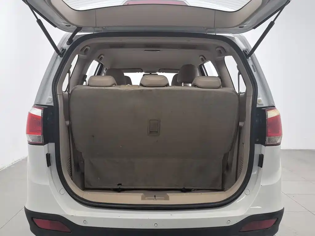 Photo 16 - Baojun 730